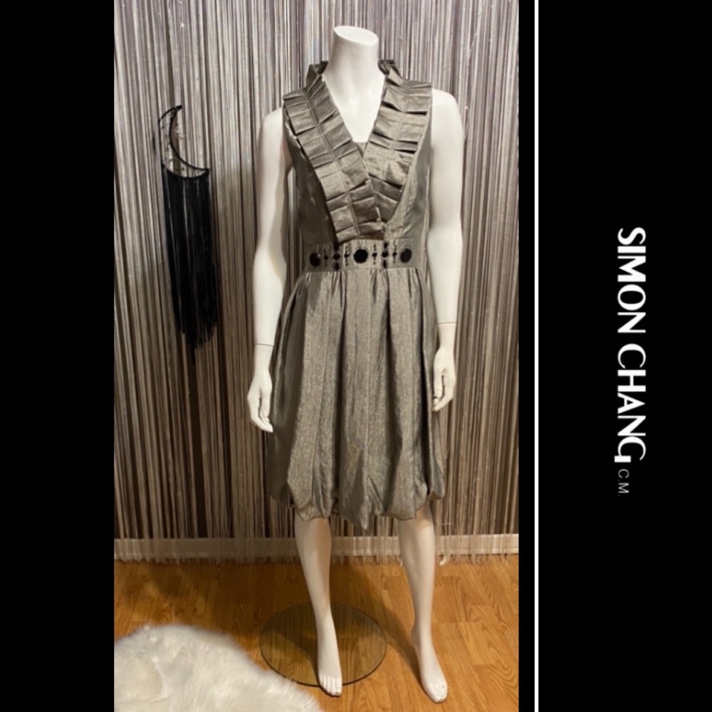 🔻SALE🔻SIMON CHANG🔹NEW CONDITION